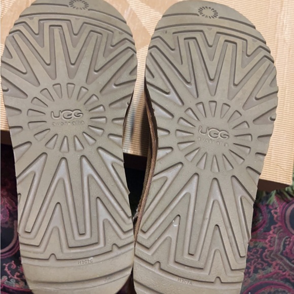 ✨Authentic UGG 🤎Australia Bailey Button Bomber Boots✨ - Picture 7 of 7